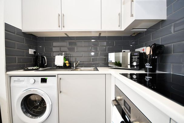 East Parade - Photo 1