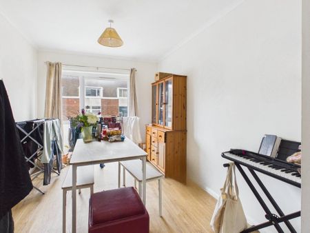 3 bedroom apartment to rent - Photo 2