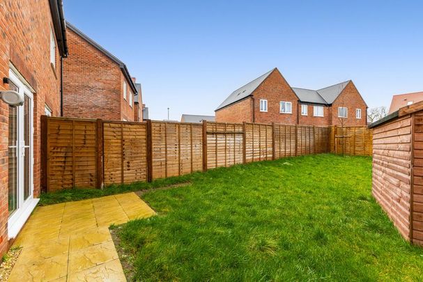 3 bedroom semi-detached house to rent - Photo 1