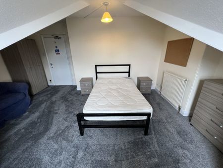 East Parade, Heworth - P2116 - Photo 2