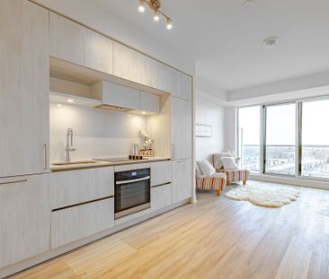 For Lease - 2 David Eyer Drive Unit# 722, Richmond Hill, Ontario - Photo 2