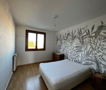 Location Appartement 2 pièces 49m² ST LAURENT DU VAR 06700 - Photo 2