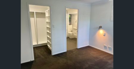 Stylish Noosa Home with Pool & Outdoor Entertaining – Walk to Beach & Junction, with Solar Power to reduce your power bills. PETS ON APPLICATION - Photo 4