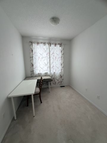 For Lease - 7969 BUCKEYE Crescent, Niagara Falls, Ontario - Photo 5