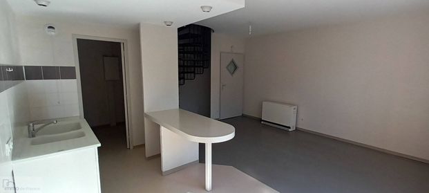 Location appartement 4 pièces 72 m² à Brusque (12360) - Photo 1