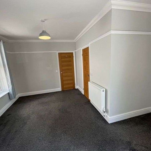 2 Bed Ground Floor Flat with Off Road Parking and Garden - Photo 1