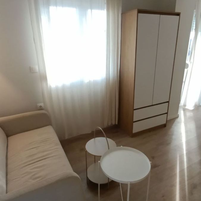 Studio/Γκαρσονιέρα για ενοικίαση Κέντρο (Νεάπολη) - Photo 1