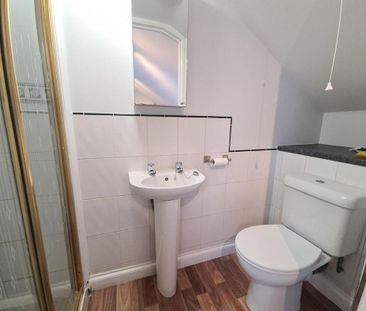2 bedroom flat to rent - Photo 4