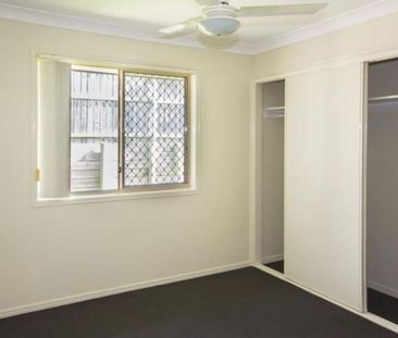 Spacious Home in the Heart of Upper Coomera - Photo 3