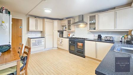 1 bedroom in a house share to rent - Photo 3