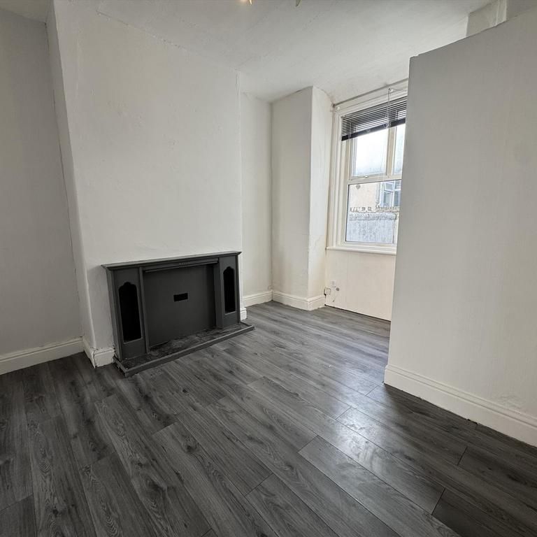 2 bedroom house to rent - Photo 1