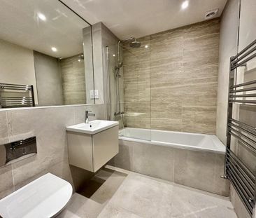 4 bedroom semi-detached house to rent - Photo 5