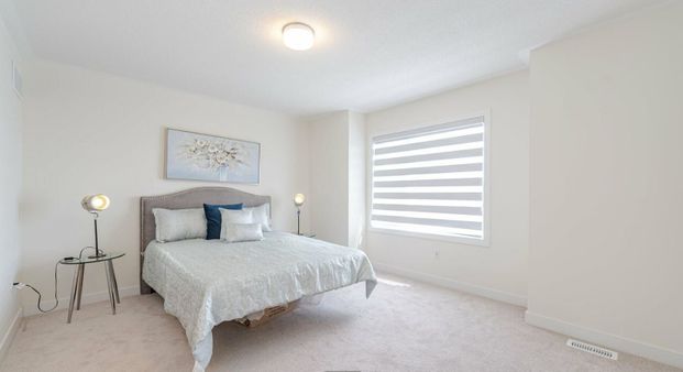 For Lease - 2594 Castlegate Crossing, Pickering, Ontario - Photo 1