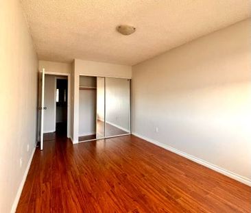 Bright 2 bedroom apartment with patio - Photo 1