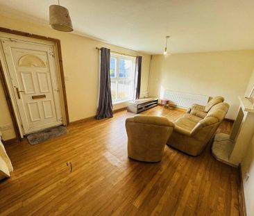 3 bedroom end of terrace house to rent - Photo 4