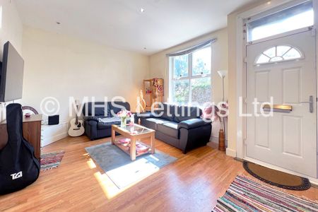 5 Bedroom End Terraced House for rent in Clarkson View - Photo 2