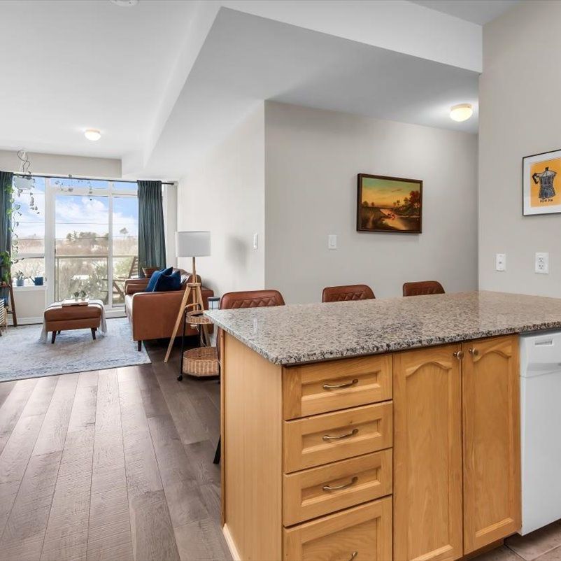 For Lease - 3865 Lake Shore Boulevard Unit# 406, Toronto, Ontario - Photo 1