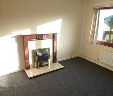 18 Broadway Avenue, Carrickfergus, BT38 8DD - Photo 4