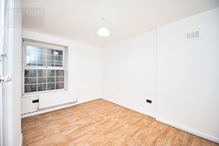 3 bedroom flat to rent - Photo 4