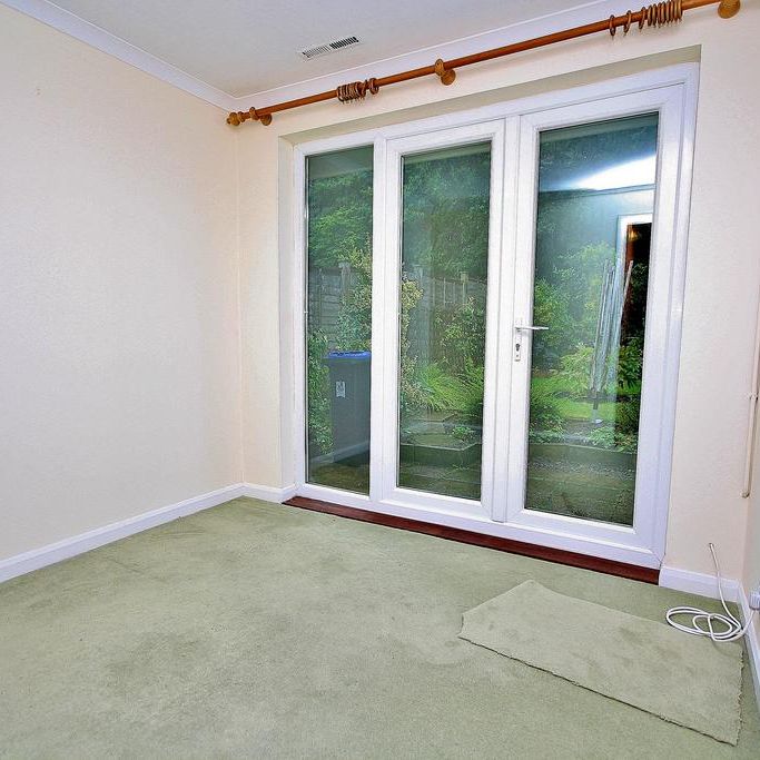 2 bedroom bungalow to rent - Photo 1