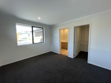 Modern living ready for you... with a view! Omokoroa - Photo 4