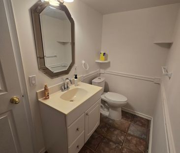 For Lease - 5244 Forestwalk Circle, Mississauga, Ontario - Photo 2