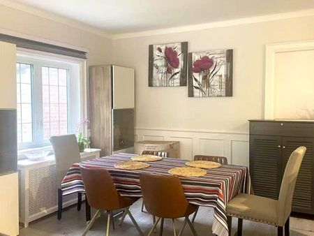 For Lease - 166 Chaplin Crescent Unit# 2nd floor one room, Toronto, Ontario - Photo 2