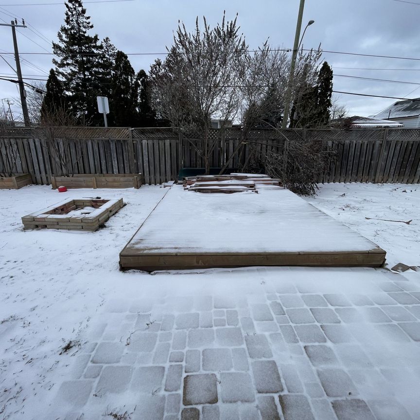 For Lease - 691 Rennie Street, Hamilton, Ontario - Photo 1