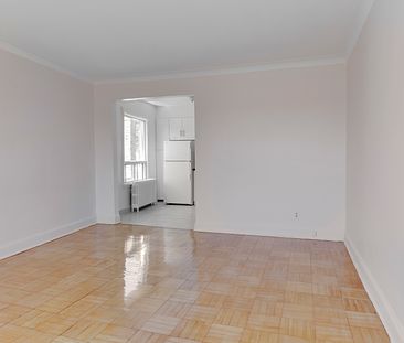 1 Bedroom unit in GREAT Location. - Photo 4
