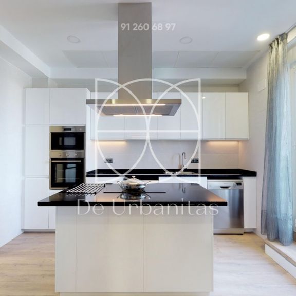 3 room luxury penthouse for rent in Seville, Andalusia - Photo 1