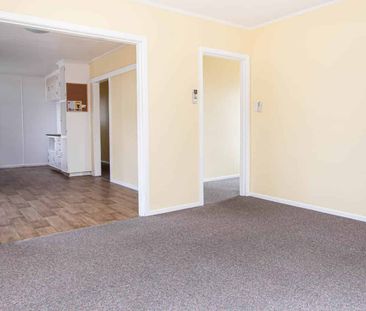 Charming 3 Bedroom Home - Photo 4