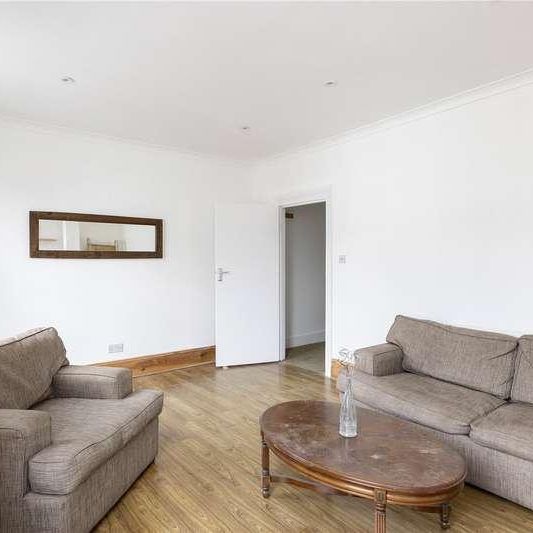 Elm Park, London, SW2 - Photo 1