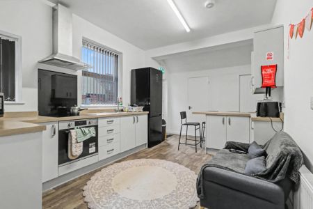 King Street, NEWCASTLE - Photo 5