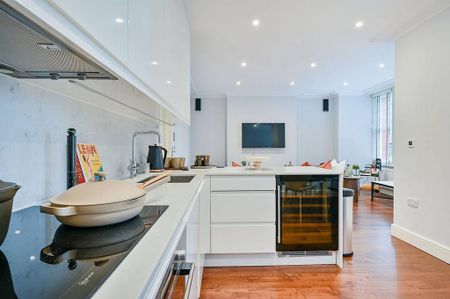 3 bedroom flat to rent - Photo 2