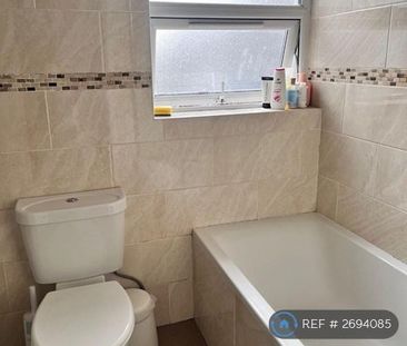 2 bedroom terraced house to rent - Photo 4