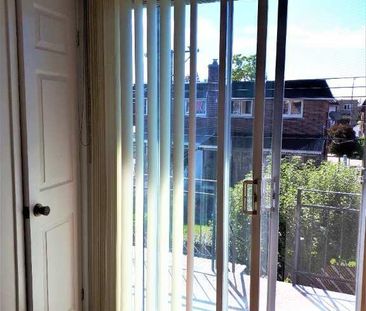 N-Rosemont Grand 4 1/2 Triplex 2e Étage près de tous les services - Photo 4