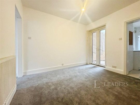 3 bedroom terraced house to rent - Photo 1