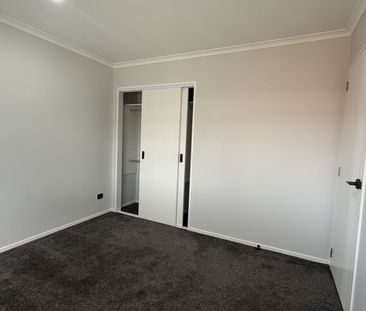 Four Beds Townhouse with 2 parking - Photo 4
