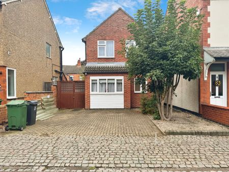 4 bedroom detached to rent Garton Road, Loughborough - Photo 4
