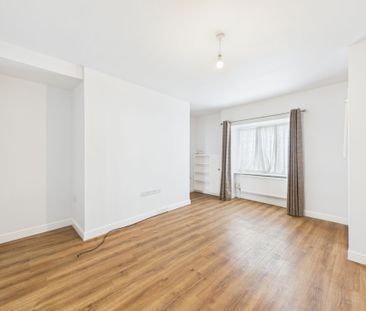 Two bed mid-terraced house to rent in High Street, Exeter, EX3 - Photo 3