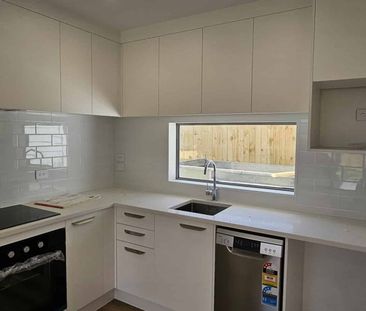 2A Whakaora Place, Pukekohe, Auckland - Photo 2