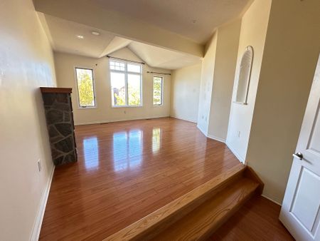 For Lease - 77 Forestgrove Circle, Brampton, Ontario - Photo 4