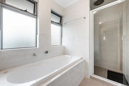 Charming Family Home in a Prime Location! - Photo 4