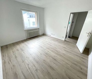 Renovierte 3-Zimmer Wohnung, 84,72 m&sup2;, mit gro&szlig;z&uuml;gi... - Photo 1