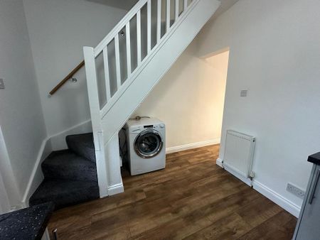 2 bedroom terraced house to rent - Photo 3