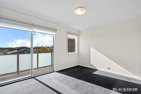 Tidy Townhouse in Coombs - Photo 4