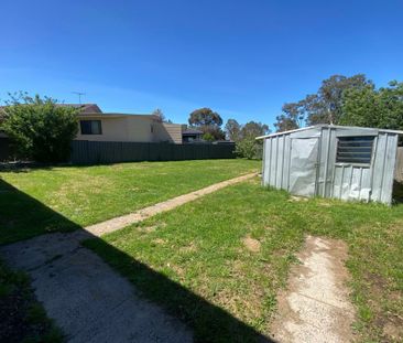16 Village Drive, Hampton Park VIC - Photo 4