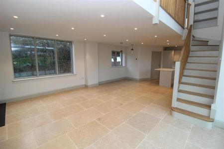 3 bedroom detached house to rent - Photo 3