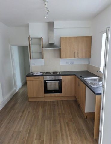 1 bedroom ground floor flat to rent - Photo 4
