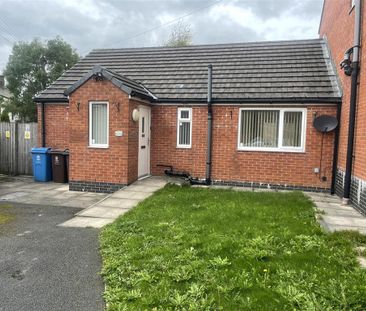 2 bedroom semi-detached bungalow to rent - Photo 4